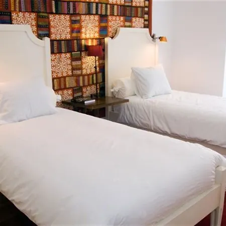 Charming 4 Bedroom Apartment In Lisbon *