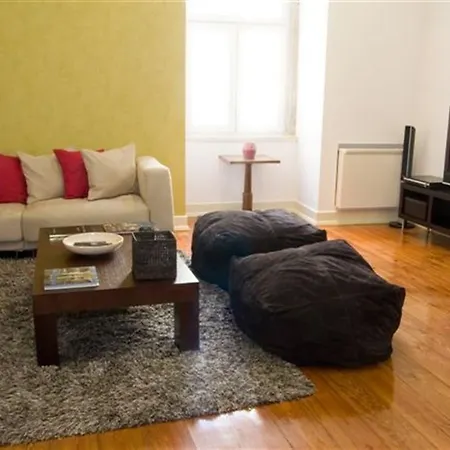 Charming 4 Bedroom Apartment In Lisbon *