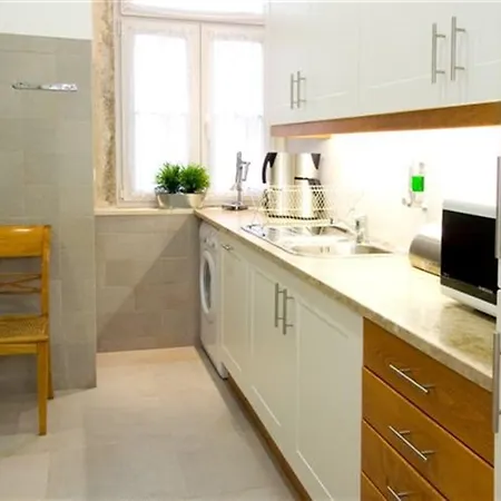 Charming 4 Bedroom Apartment In Lisbon شقة Lisboa