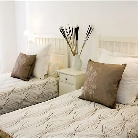 Charming 4 Bedroom Apartment In Lisbon شقة